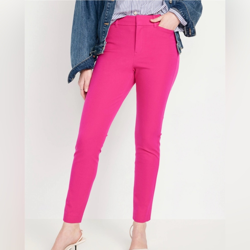 NWOT - Old Navy High-Waisted Hot Pink Pixie Skinny Ankle Pants (Size 16)